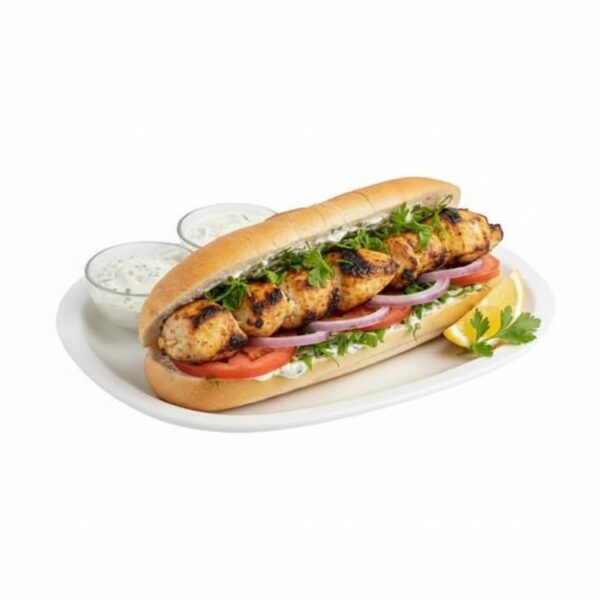 سندوتش شيش عالفحم بطعم مشوي أصلي من مطعم قوطه للمشويات، شيش طريّ بتتبيلة خاصة داخل عيش طازج.