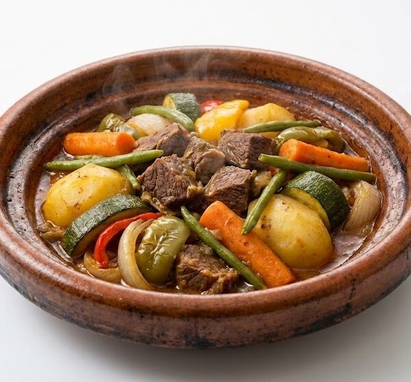 استمتع بـ طاجن خضار باللحمة من مطعم الكيلاني للمشويات، قطع لحم طازجة مطهية ببطء مع خضار مختارة وتوابل مصرية متوازنة، لوجبة رئيسية مشبعة بطعم بيتي أصيل.