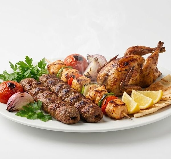 3 قطع كفتة + 1 شيش + سمان من الكيلاني للمشويات استمتع بالمذاق المصري الأصيل مع 3 قطع كفتة طرية، شيش مشوي، وسمان طازج، يقدم مع أرز أبيض لوجبة متكاملة ومشبعة لجميع أفراد الأسرة.